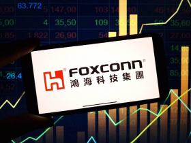 1檔鴻海(2317)從帳面虧損300萬到獲利420萬...該落袋為安？為何他說至少抱到2028年？目標價●元再下車